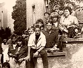 ALTE DORFSCHULE Blankenhain; Gruppenfoto nach der Zeugnisbergabe 1988